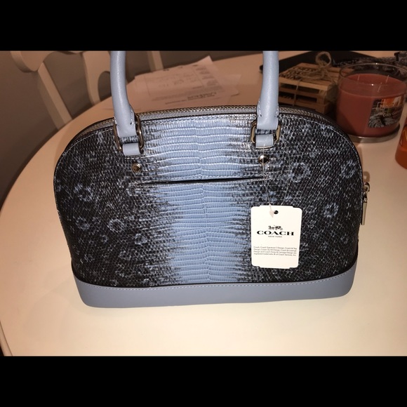 Coach purse - Picture 2 of 4